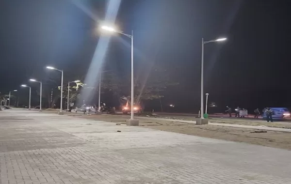 Installation von H100w und 8m mit 1,5 m Design 4 auf der Provincial Road